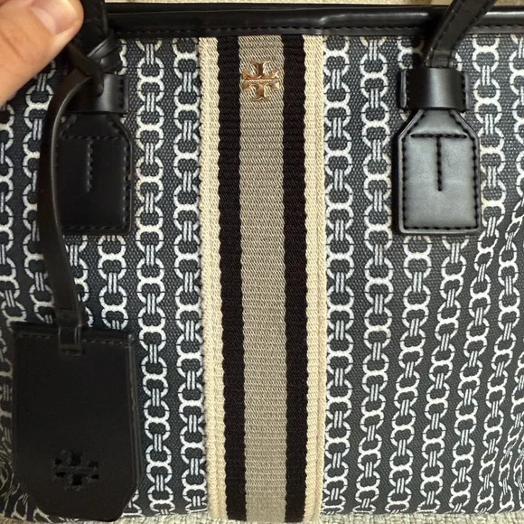 Tory Burch - Gemini Tote - Picture 10 of 13